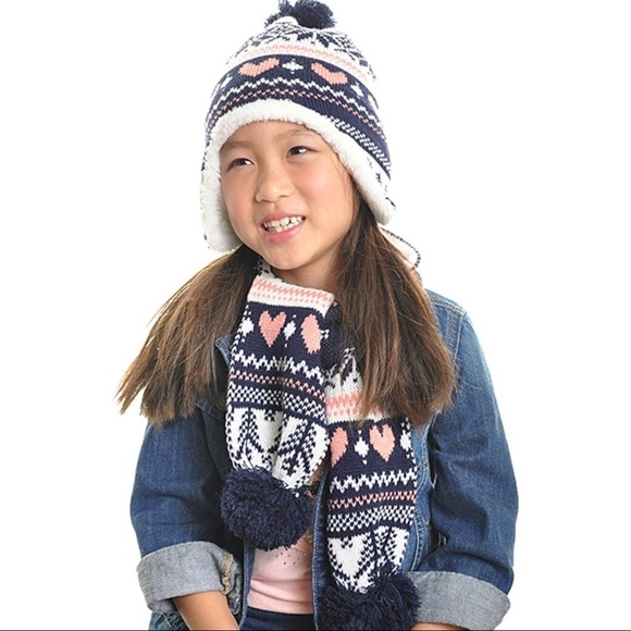 ▪️Cuddle Up Pom Pom and Beanie Set - Picture 4 of 5